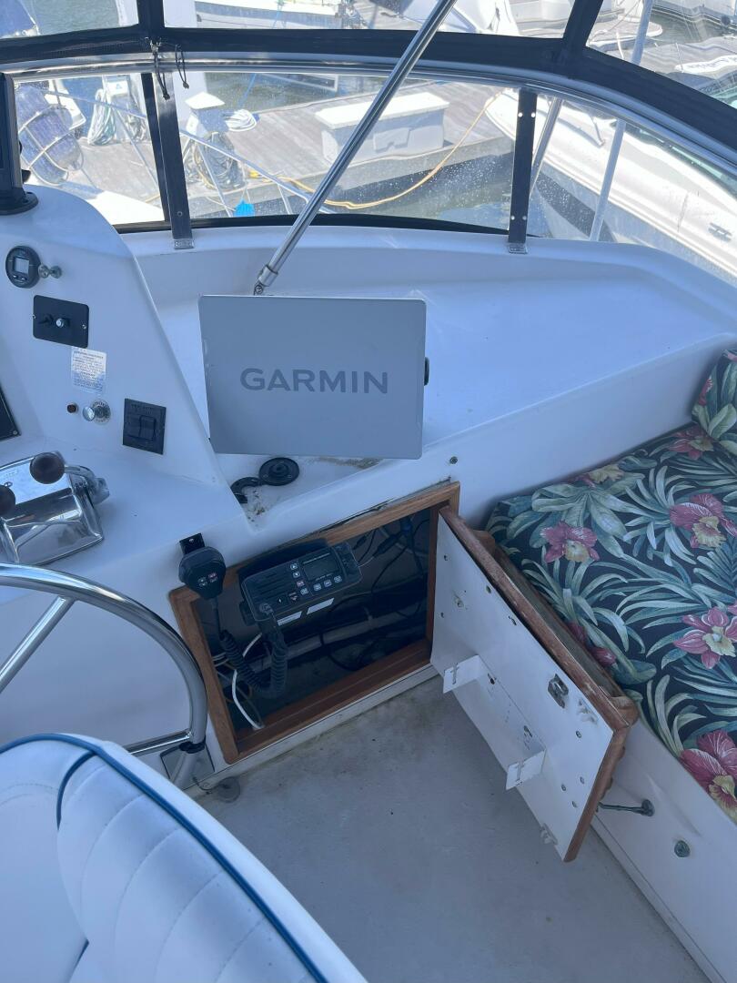 1990 Jefferson 43 Sundeck - Image 16