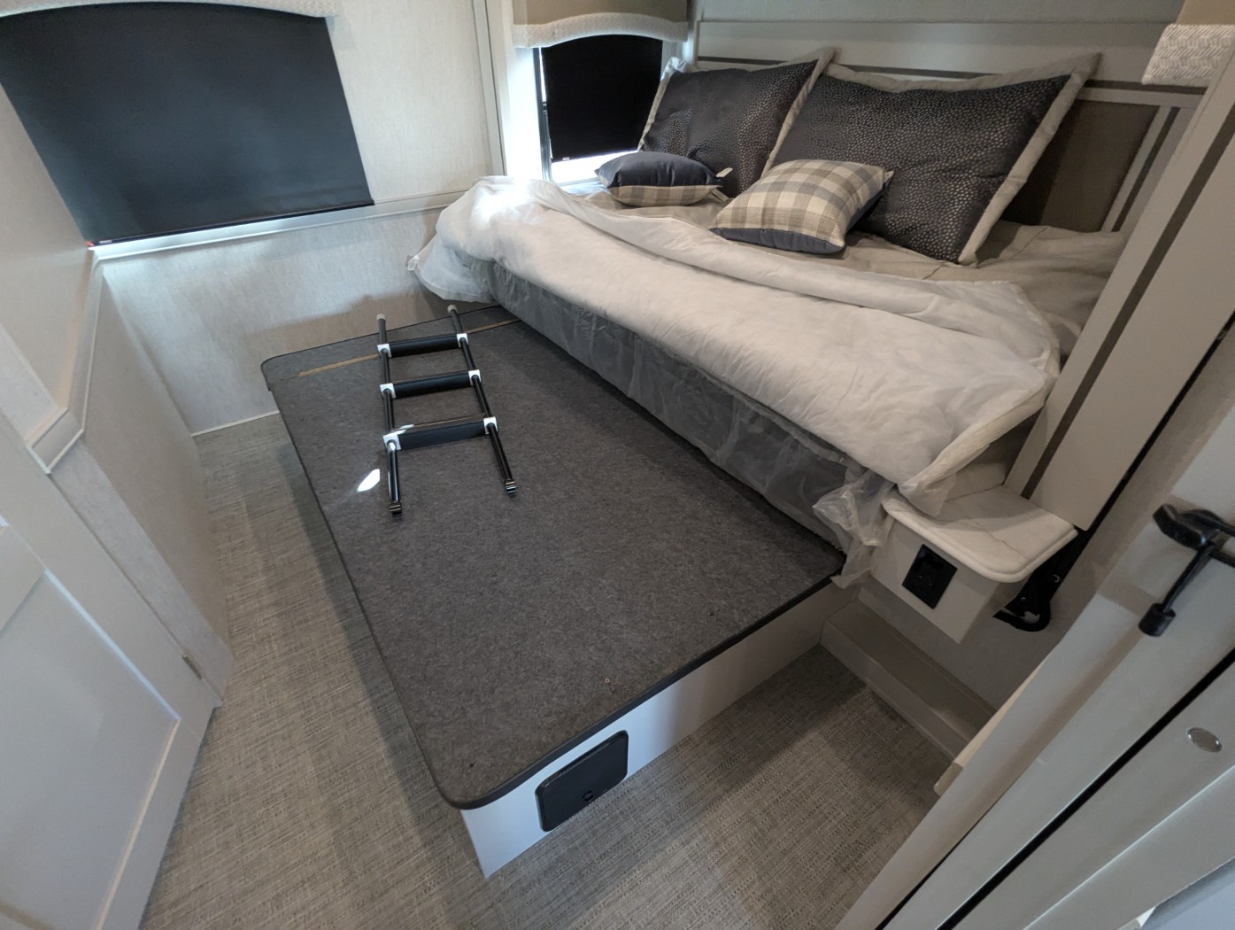 2026 Fleetwood Flair 28A - Image 21