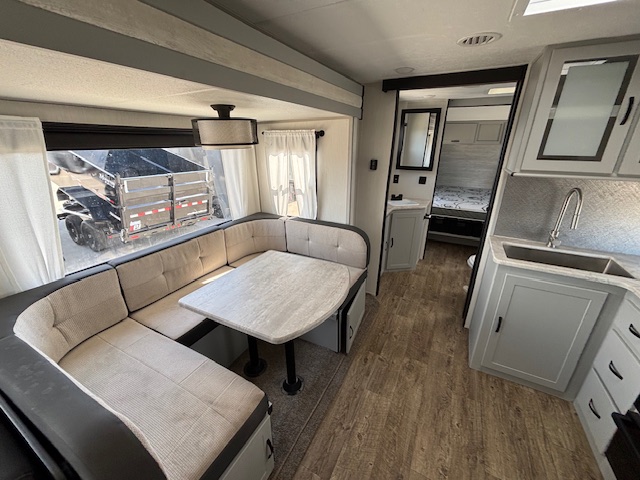 2022 Forest River Vibe 28BH - Image 19
