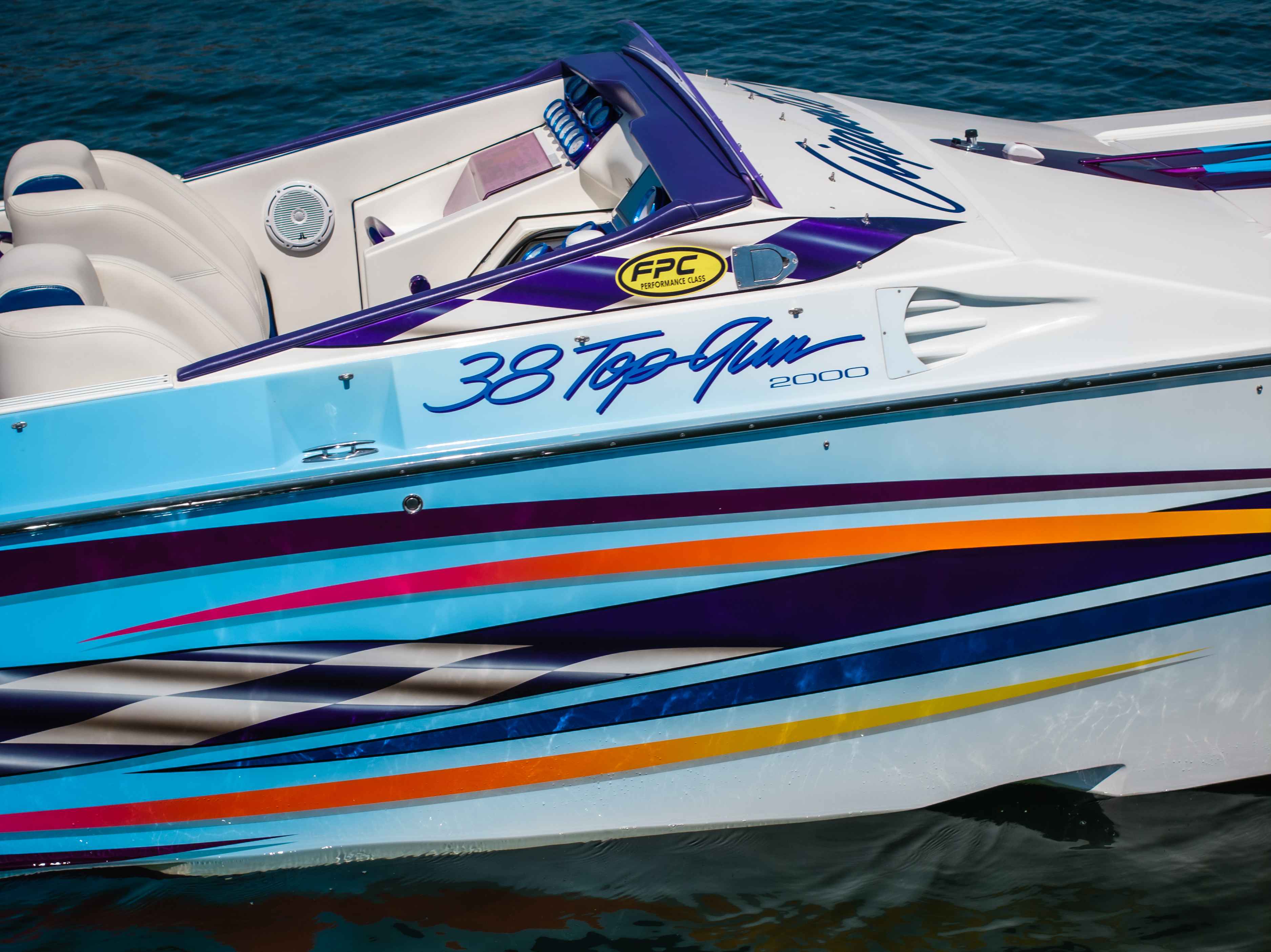 2000 Cigarette 38 Top Gun - Image 5