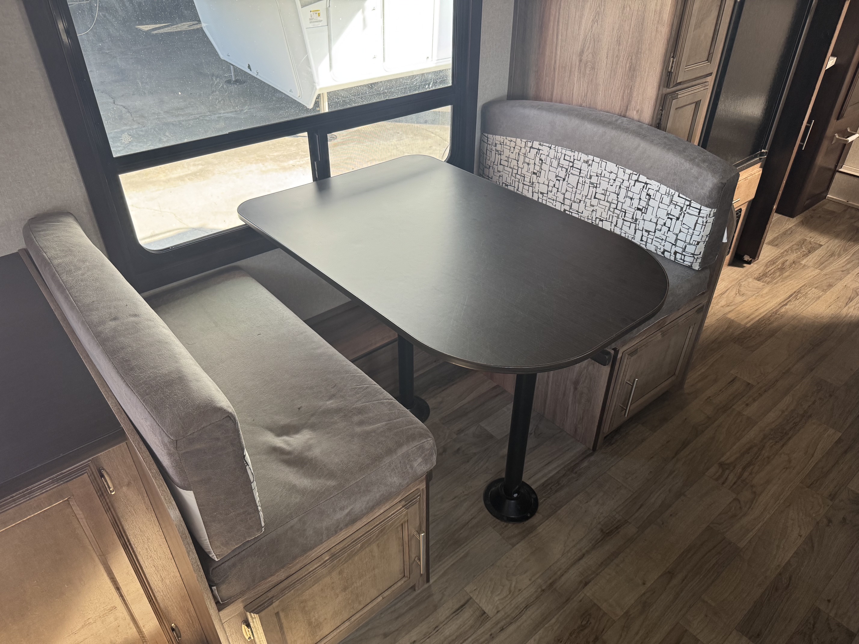 2019 JAYCO JAY FEATHER 23RB - Image 12