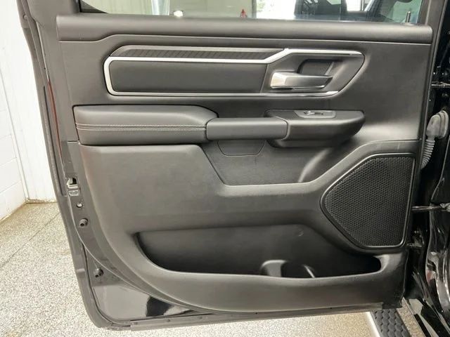 2025 Ram 1500 Big Horn 4x4 Crew Cab 5'7" Box - Image 19