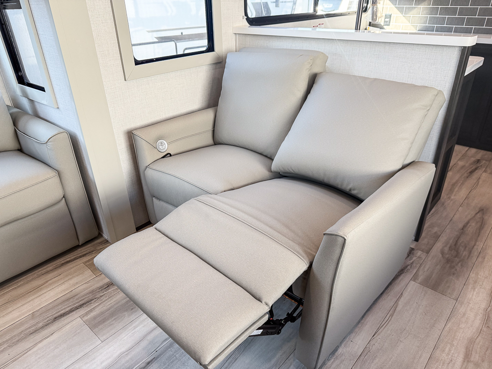 2026 KEYSTONE 380LT - Image 49