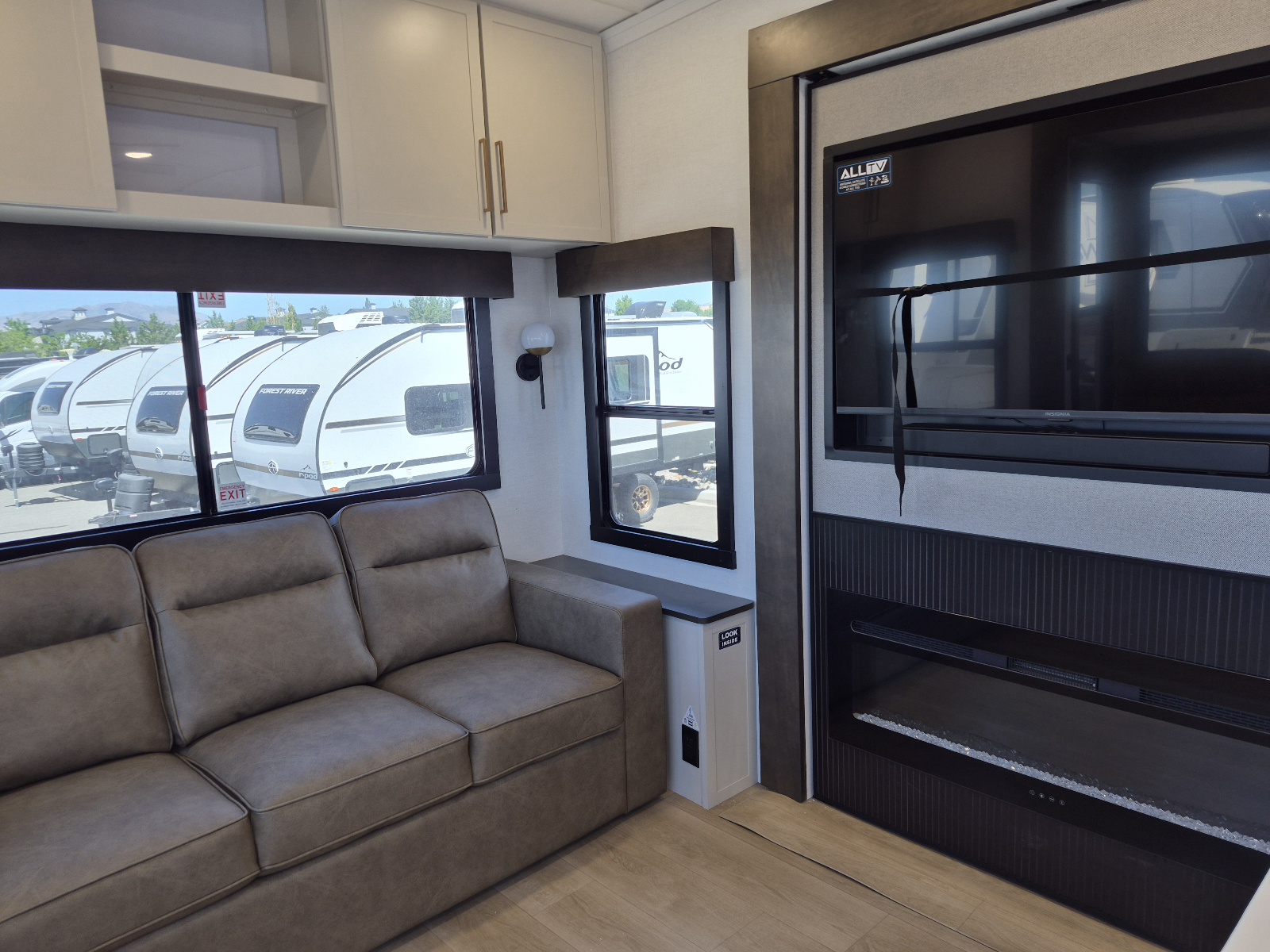 2027 Alliance RV Paradigm 310RL - Image 7