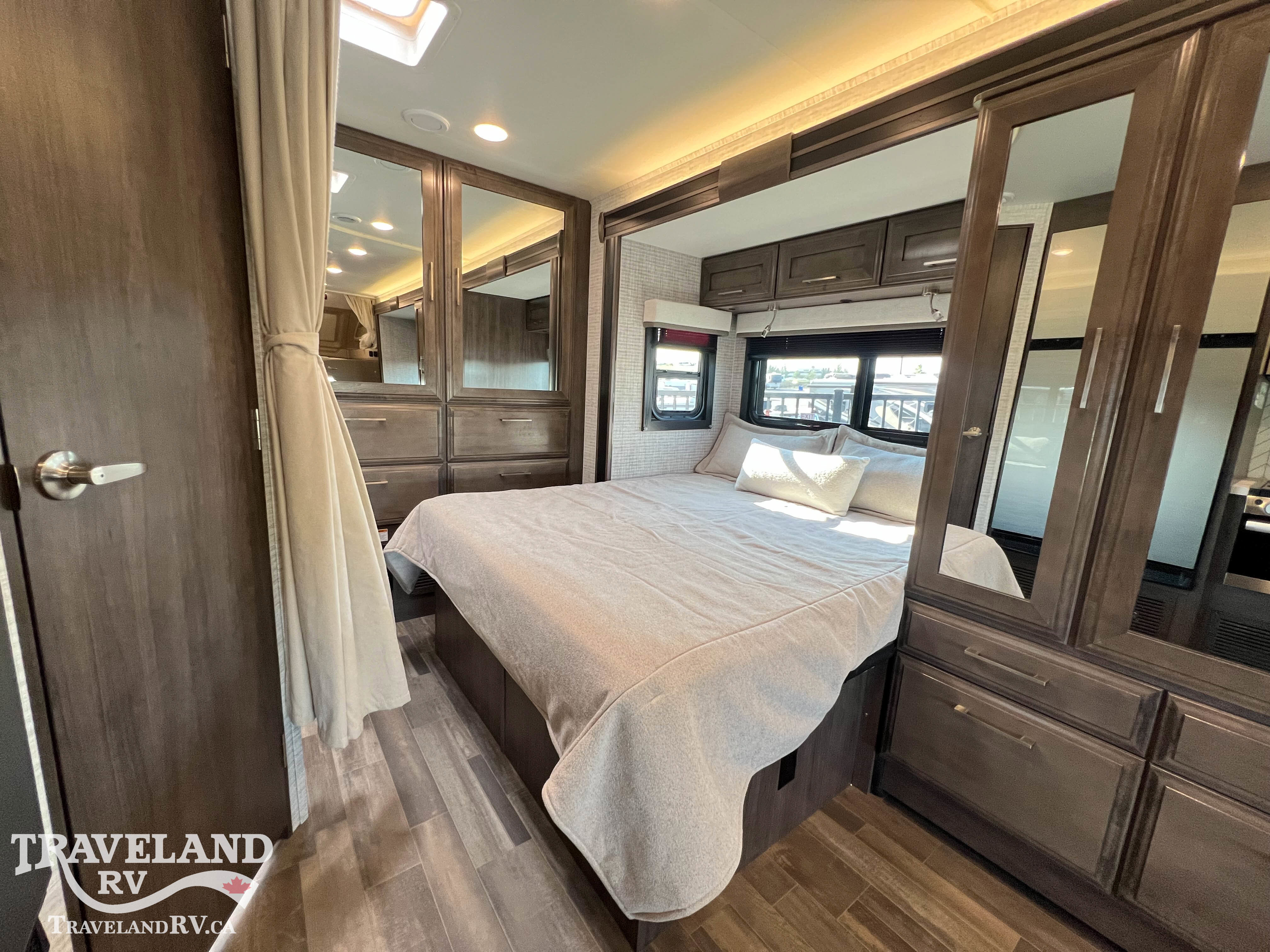2025 Entegra Coach Odyssey 24B - Image 25