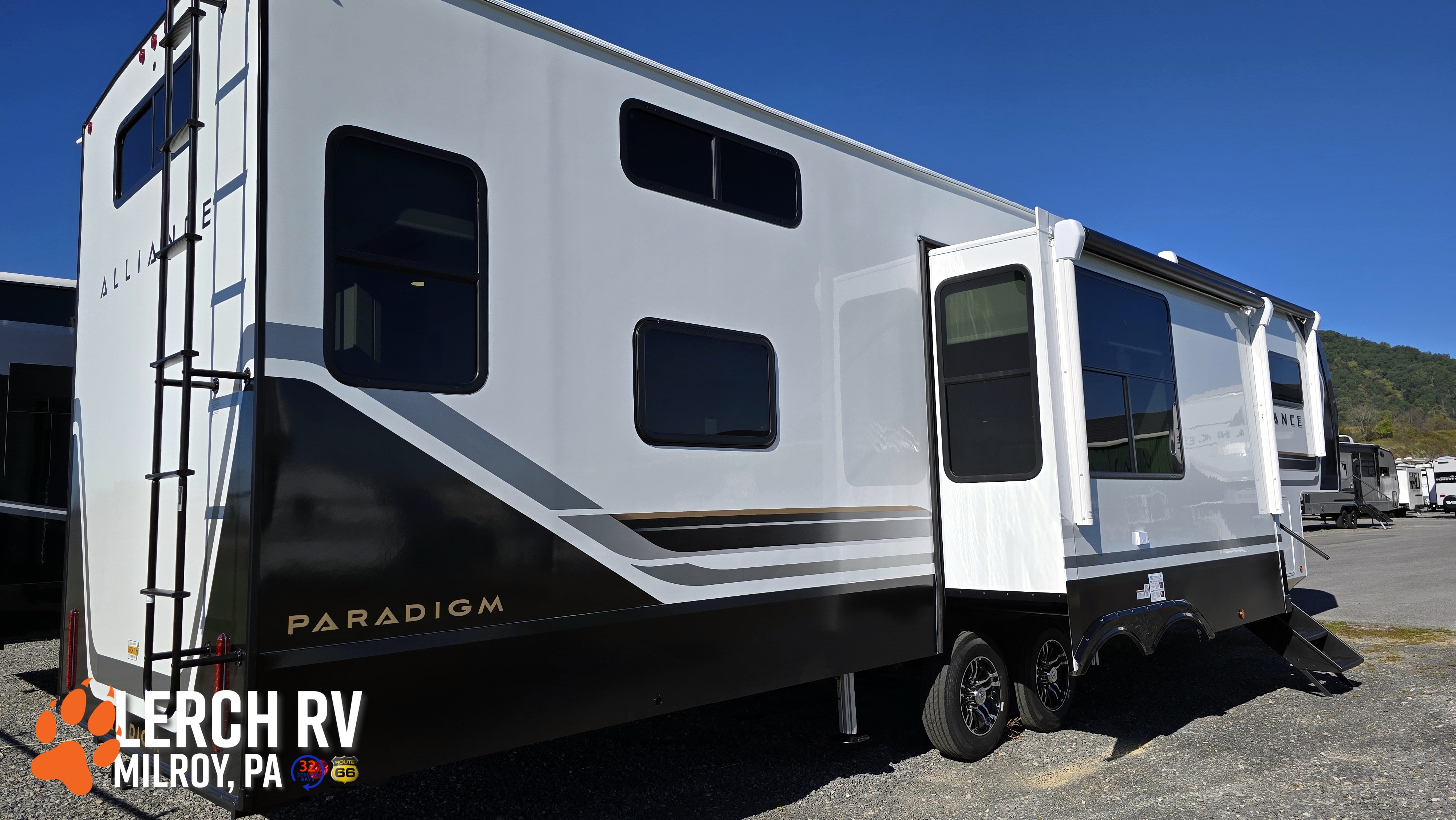2027 Alliance RV Paradigm 395DS - Image 13