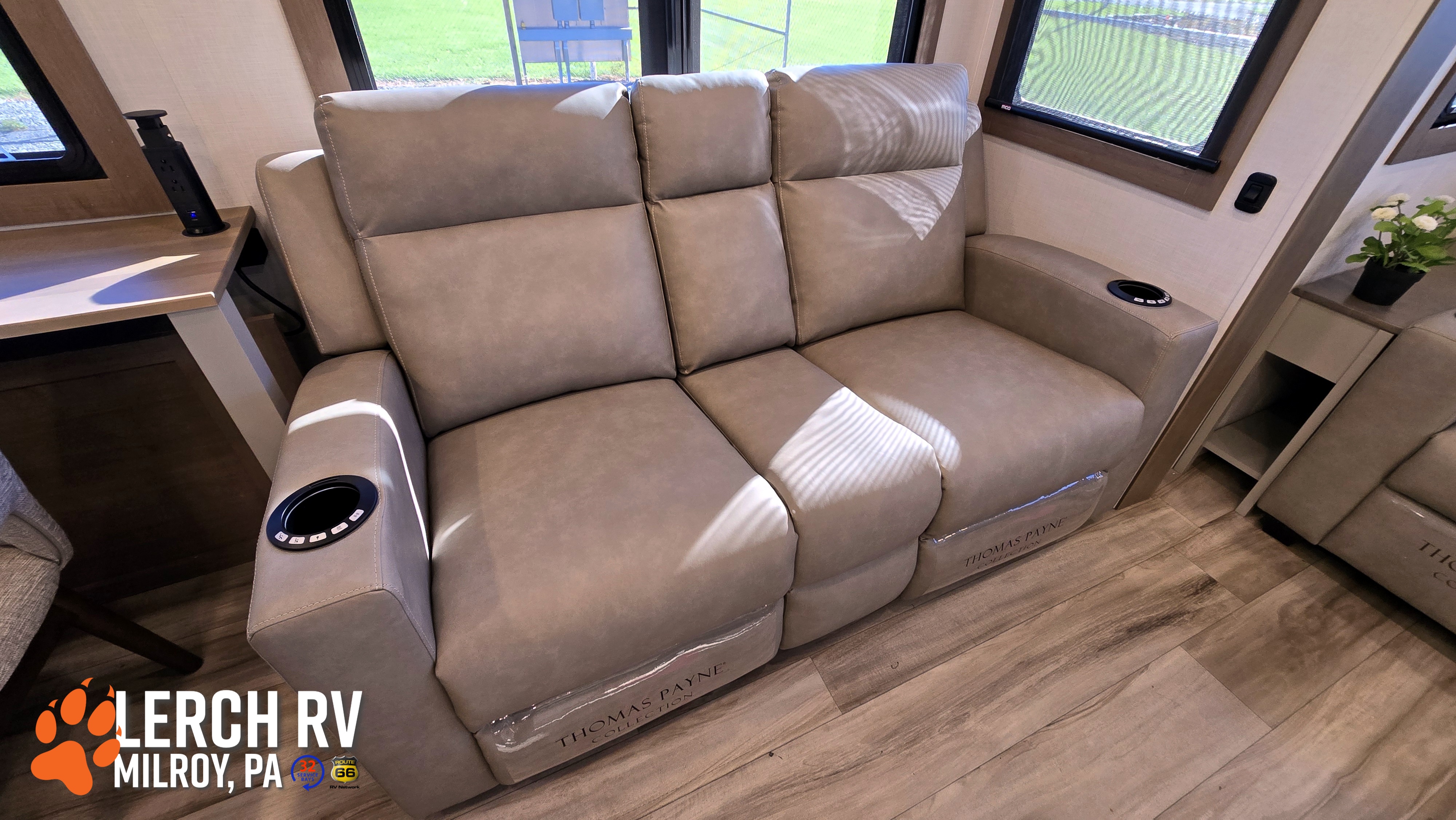 2027 KZ RV Durango Gold G366FBQ - Image 21