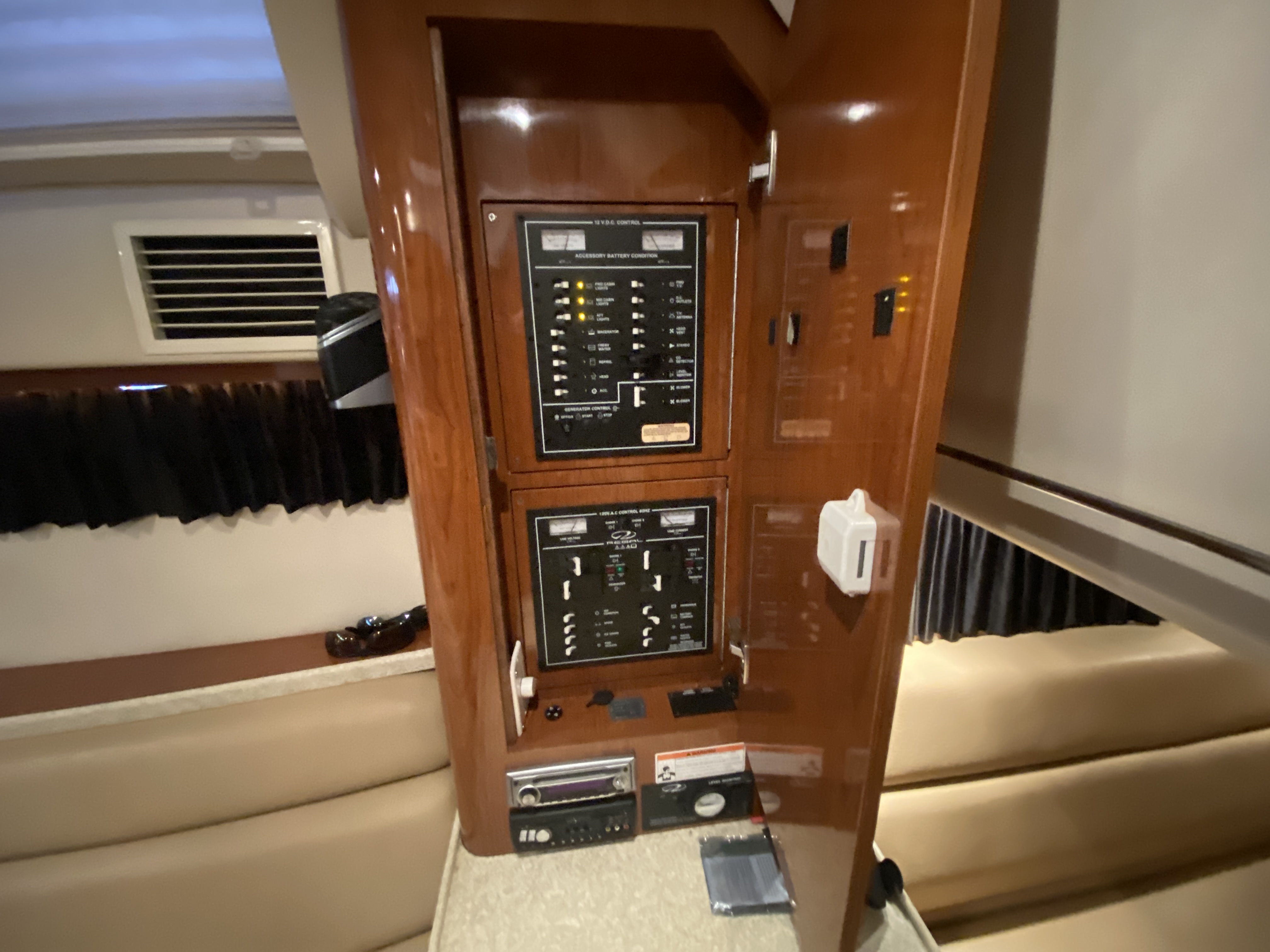 2008 Regal 3360 Window Express - Image 39
