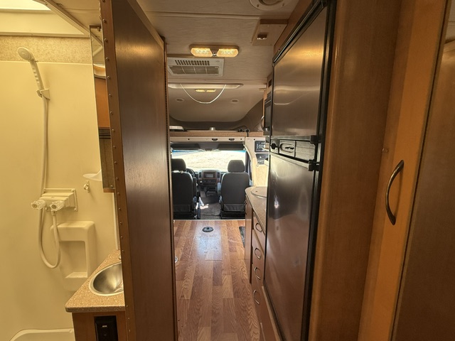2015 Thor Motor Coach Citation Sprinter 24SR - Image 15