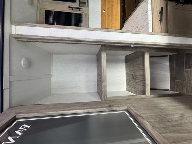 2022 Forest River Cherokee Arctic Wolf 3880 SUITE - Image 21