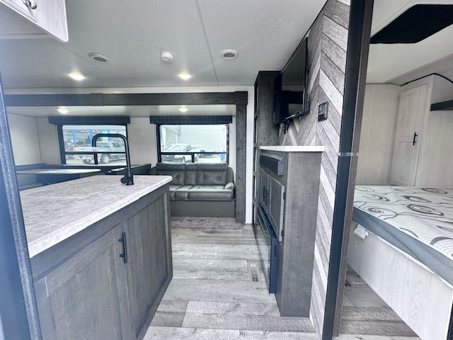 2022 KZ RV Sportsmen SE 332BHKSE - Image 6