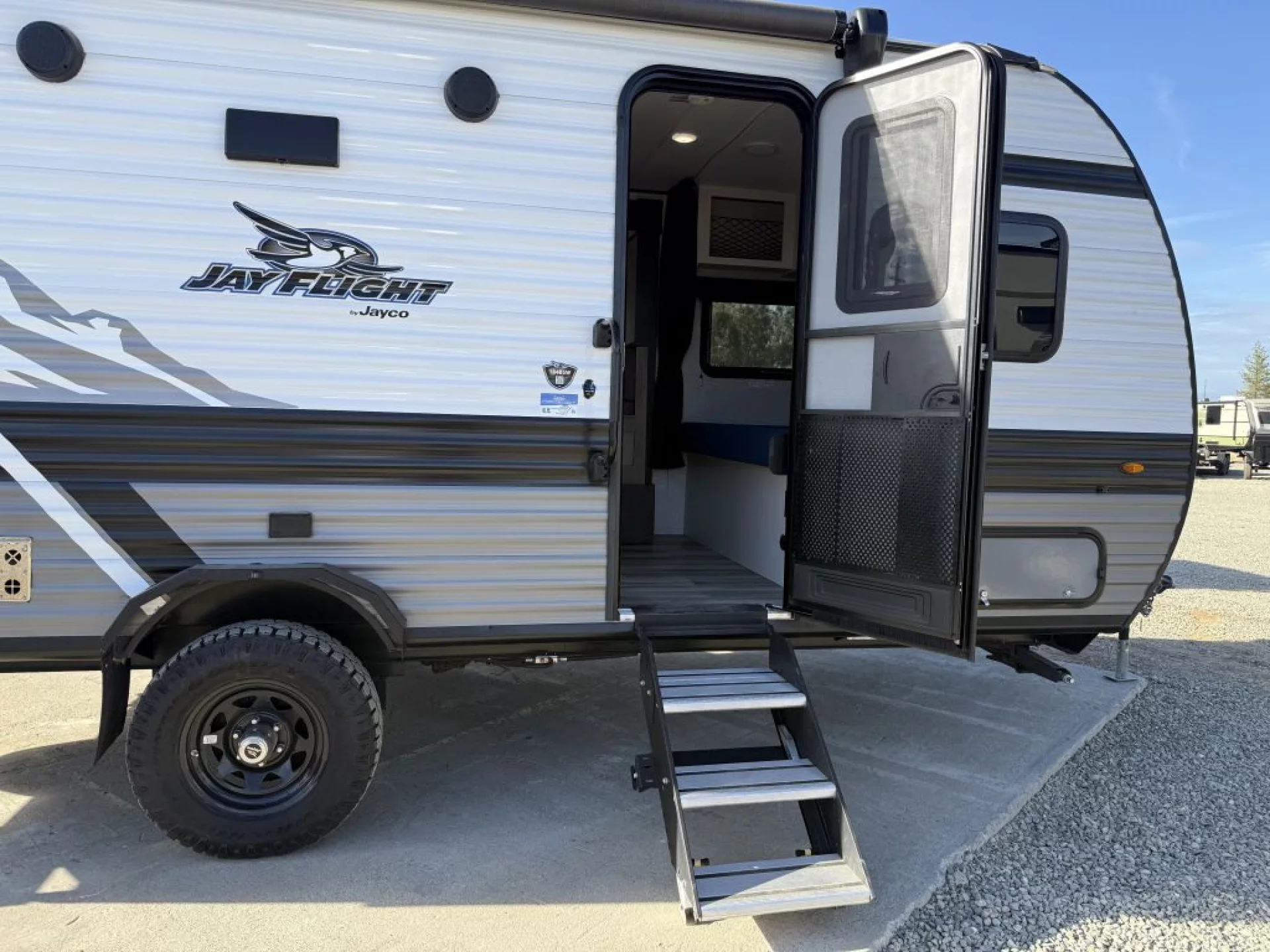2024 JAYCO JAY FLIGHT SLX BAJA EDITION 184BS - Image 5