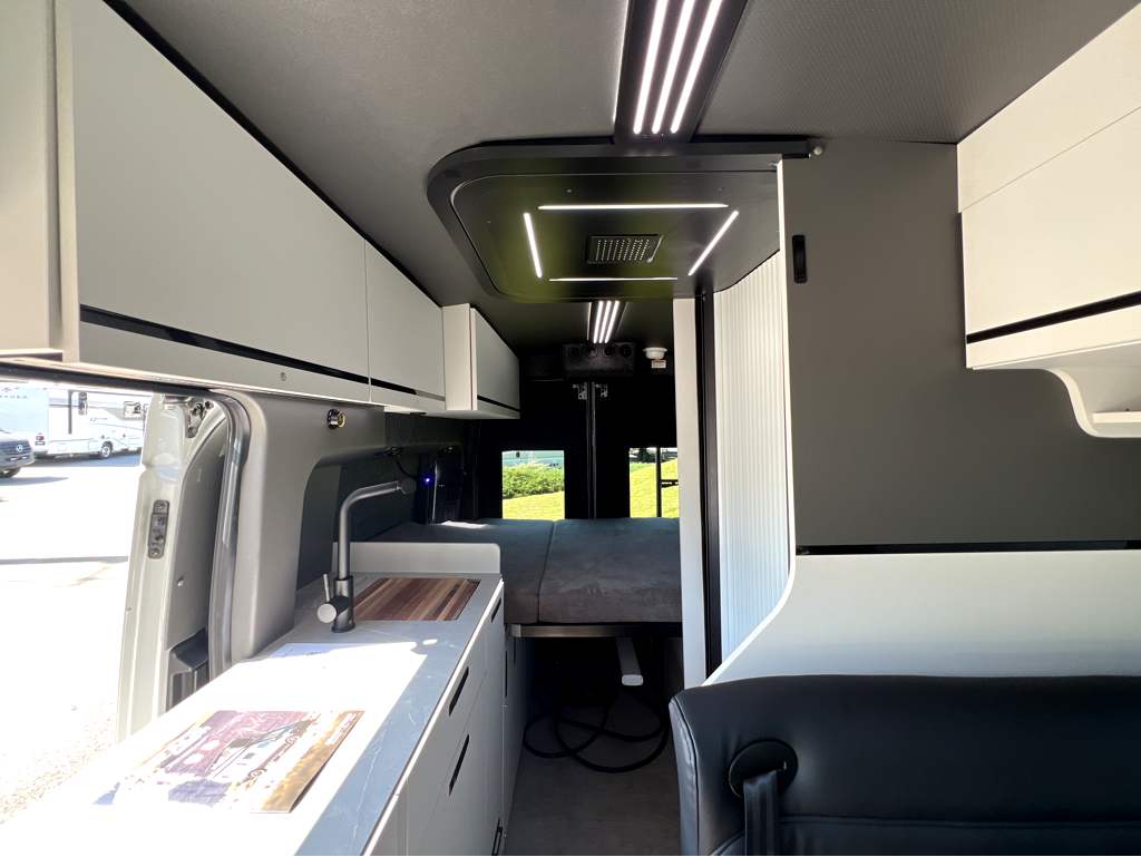 2026 GRAND DESIGN LINEAGE SERIESVT LVT1 - Image 6