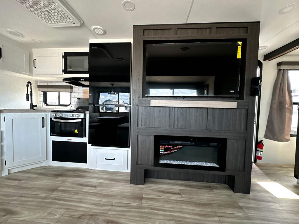 2027 VENTURE RV SIENNA 311VDB - Image 12