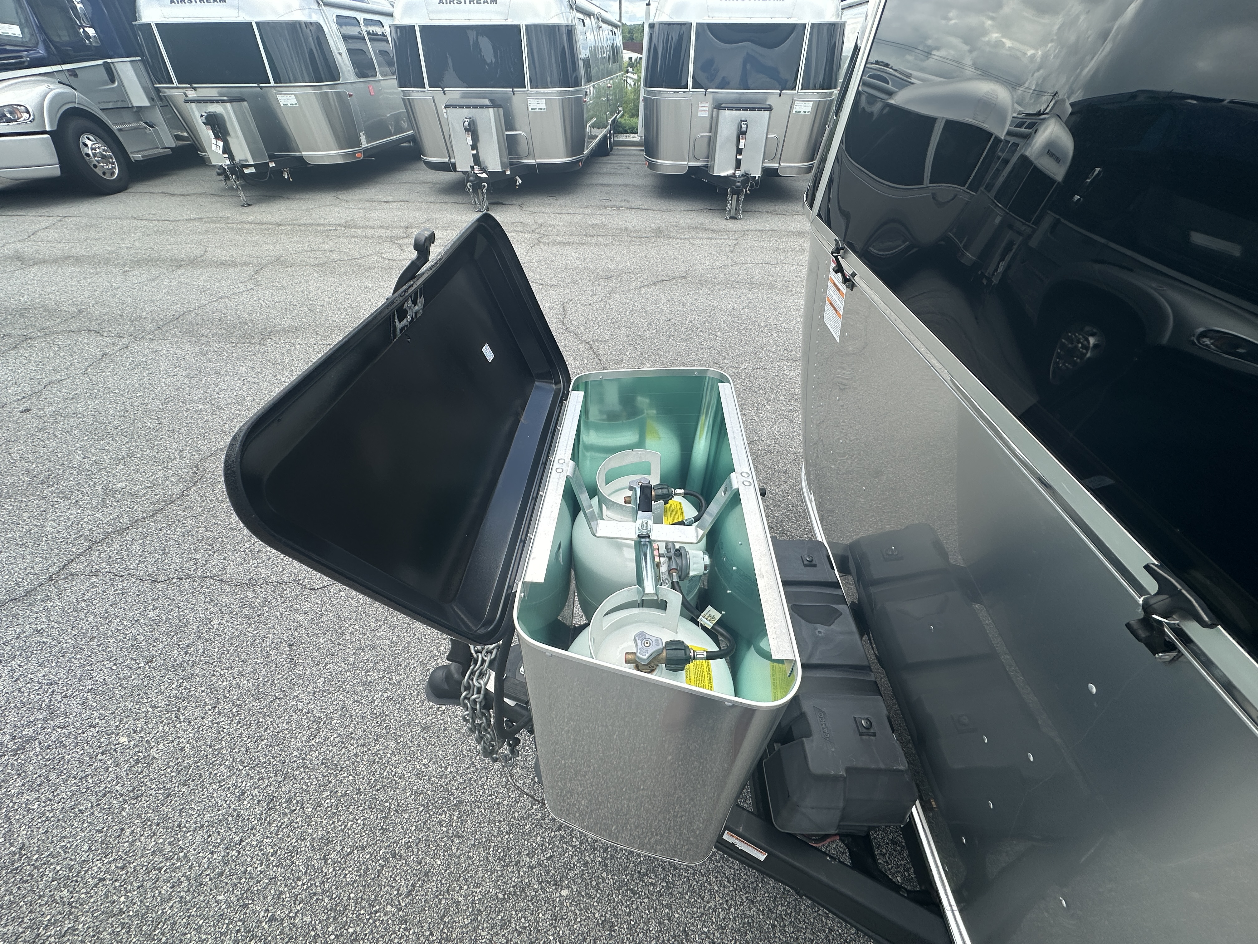 2024 Airstream Bambi 22FB - Image 7