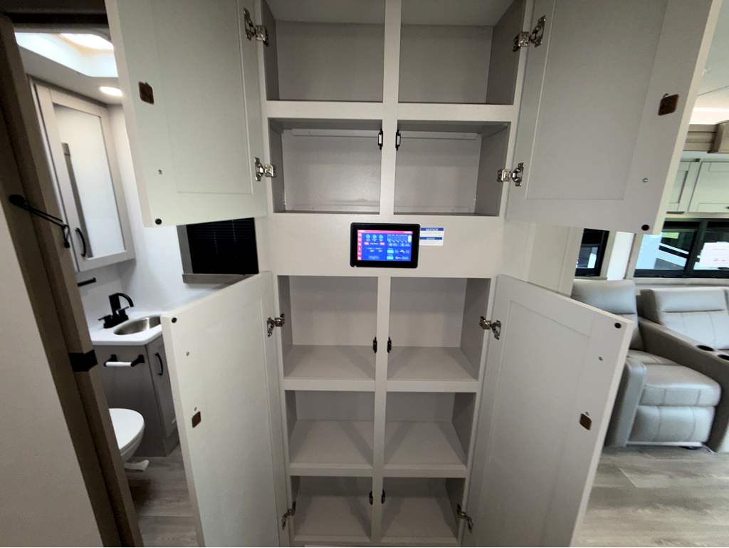 2027 JAYCO PRECEPT 36C - Image 25