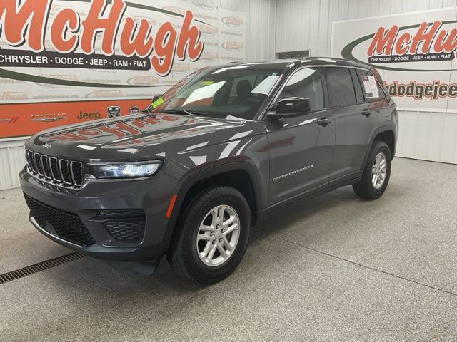 2023 Jeep Grand-Cherokee-L Laredo Altitude 4x4 - Image 1