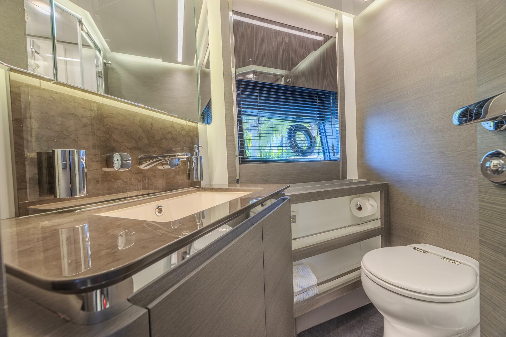 2023 Azimut S8 - Image 58