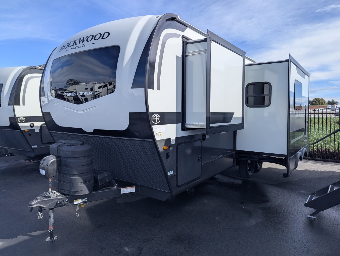 2026 Forest River Rockwood Mini Lite 2513S - Image 3
