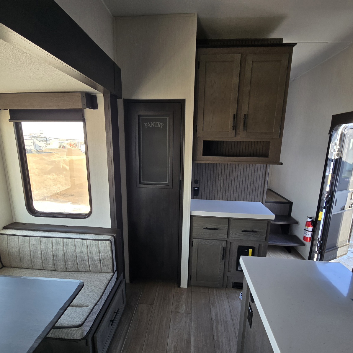 2026 CHEROKEE ARCTIC WOLF 3750 SUITE - Image 21