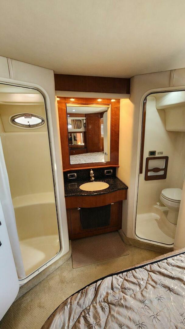 2004 Sea Ray 390 Motor Yacht - Image 56