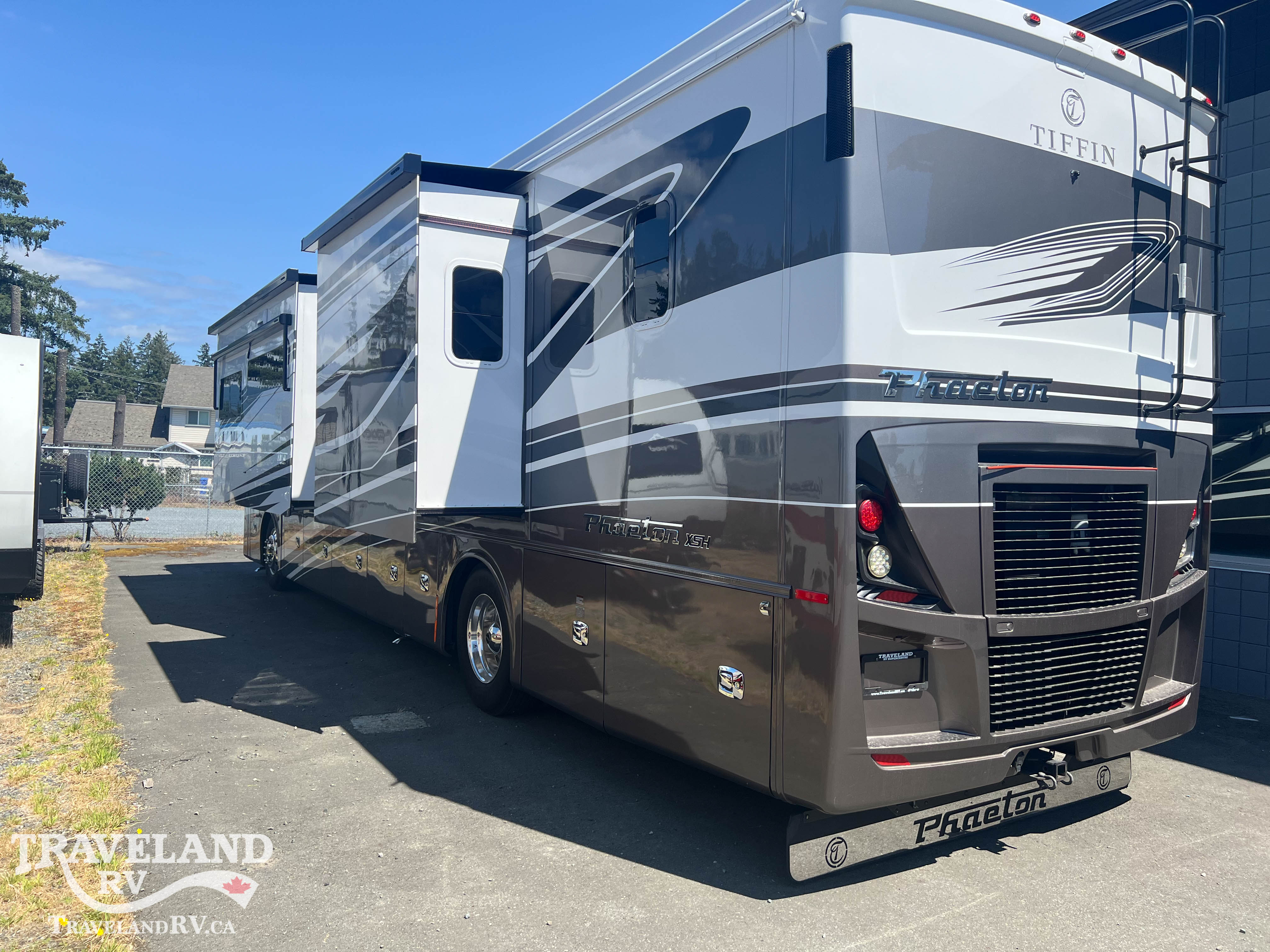 2022 Tiffin Phaeton 40 IH - Image 9