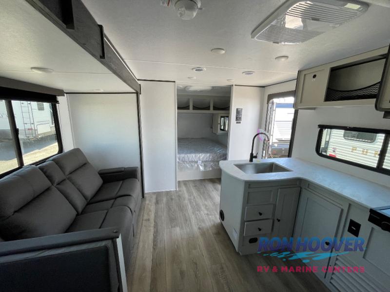2025 COACHMEN 24RB - Image 13