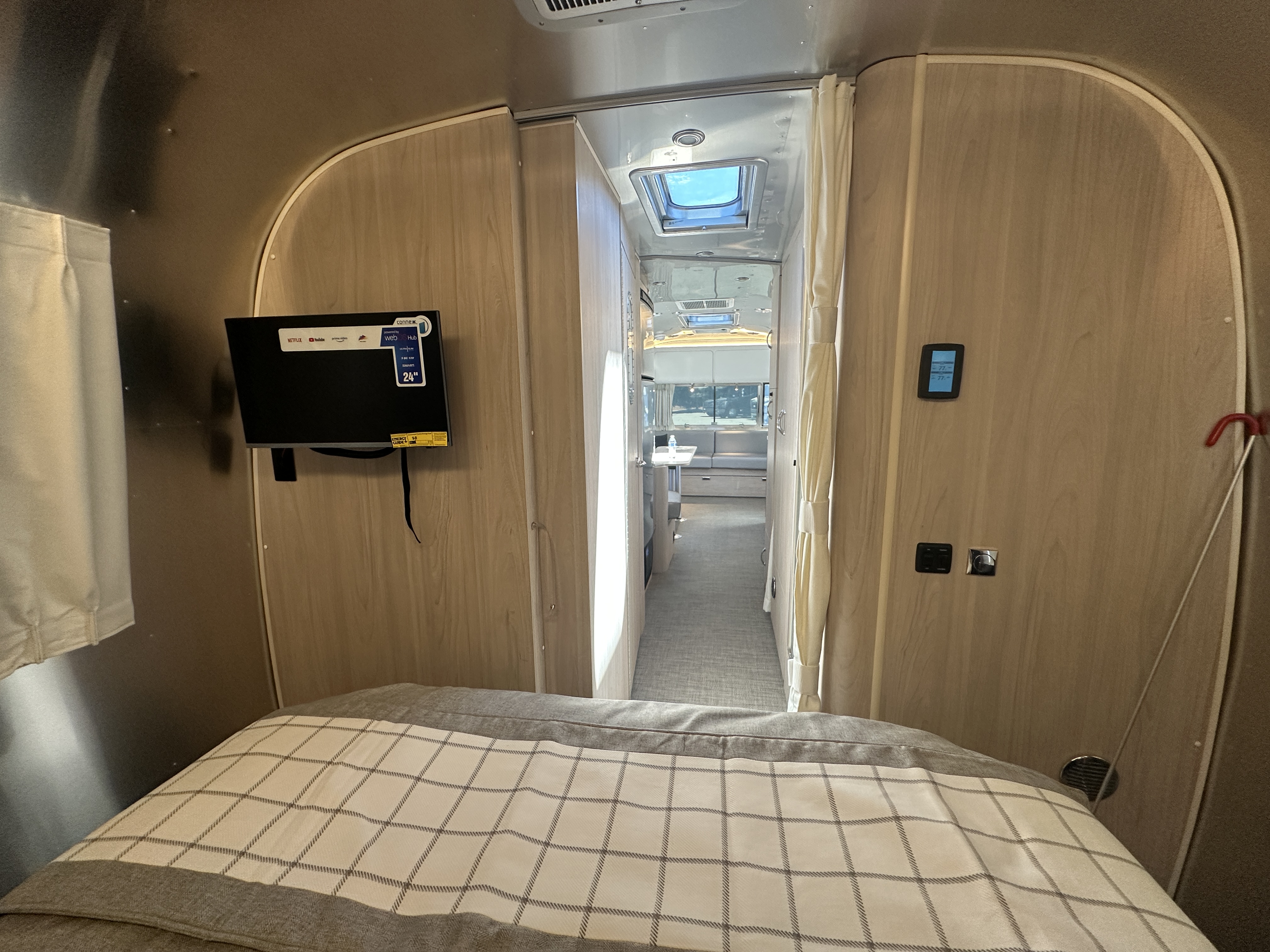 2026 Airstream Globetrotter 30RB - Image 19