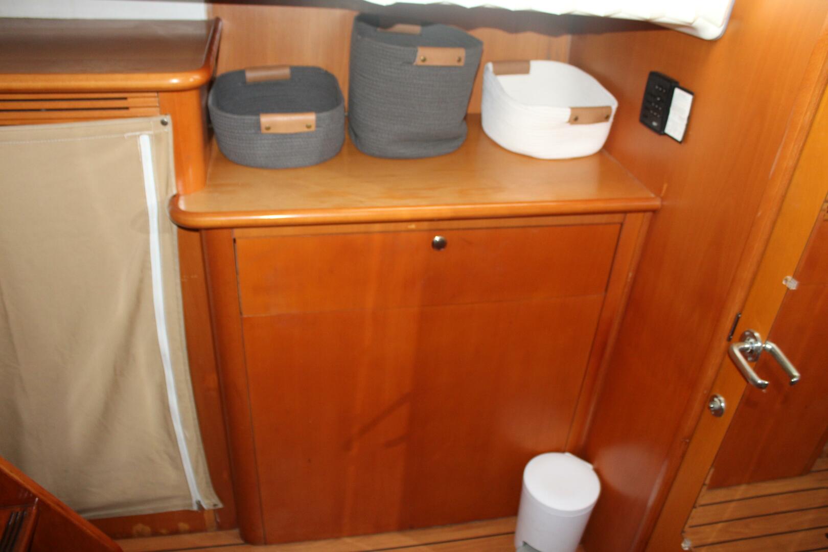 2004 Lagoon 43 Power Cat - Image 30