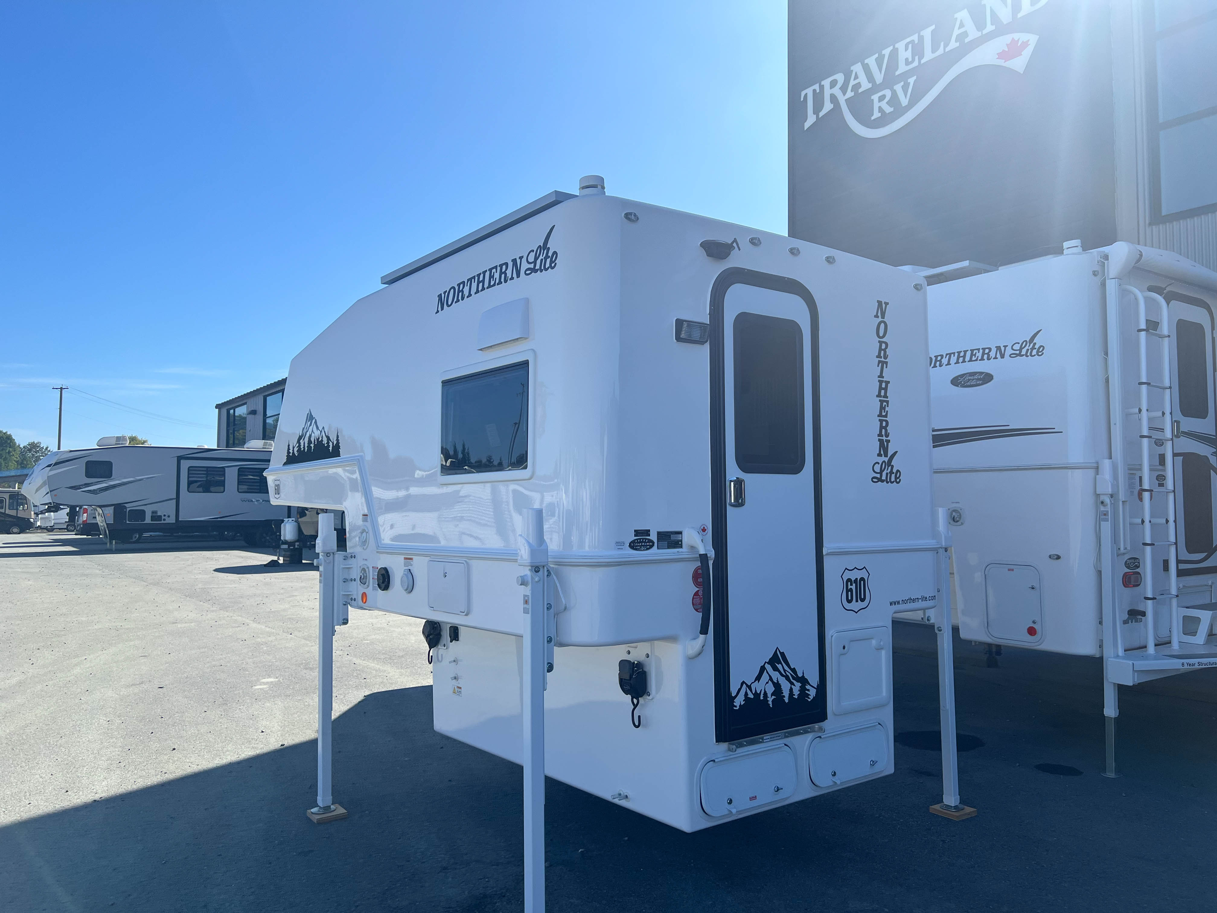 2027 Northern Lite 610 - Image 6