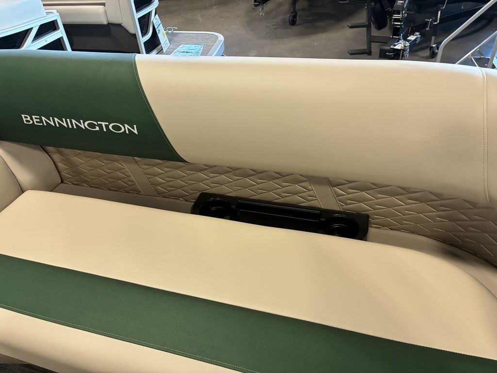 2026 Bennington 23 SSR Tritoon Pontoon - Image 8