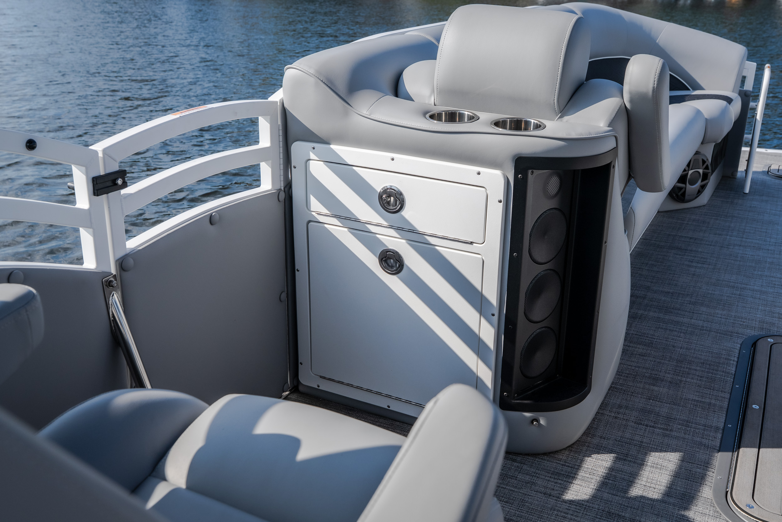 2025 JC Tritoon NepToon 25TT Sport DSL, Bow Chaise Arms - Image 32
