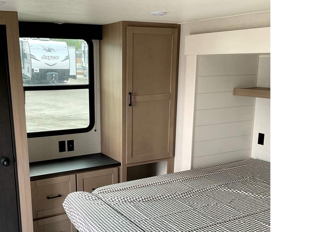 2026 JAYCO JAY FLIGHT BUNGALOW 404 LOFT - Image 28