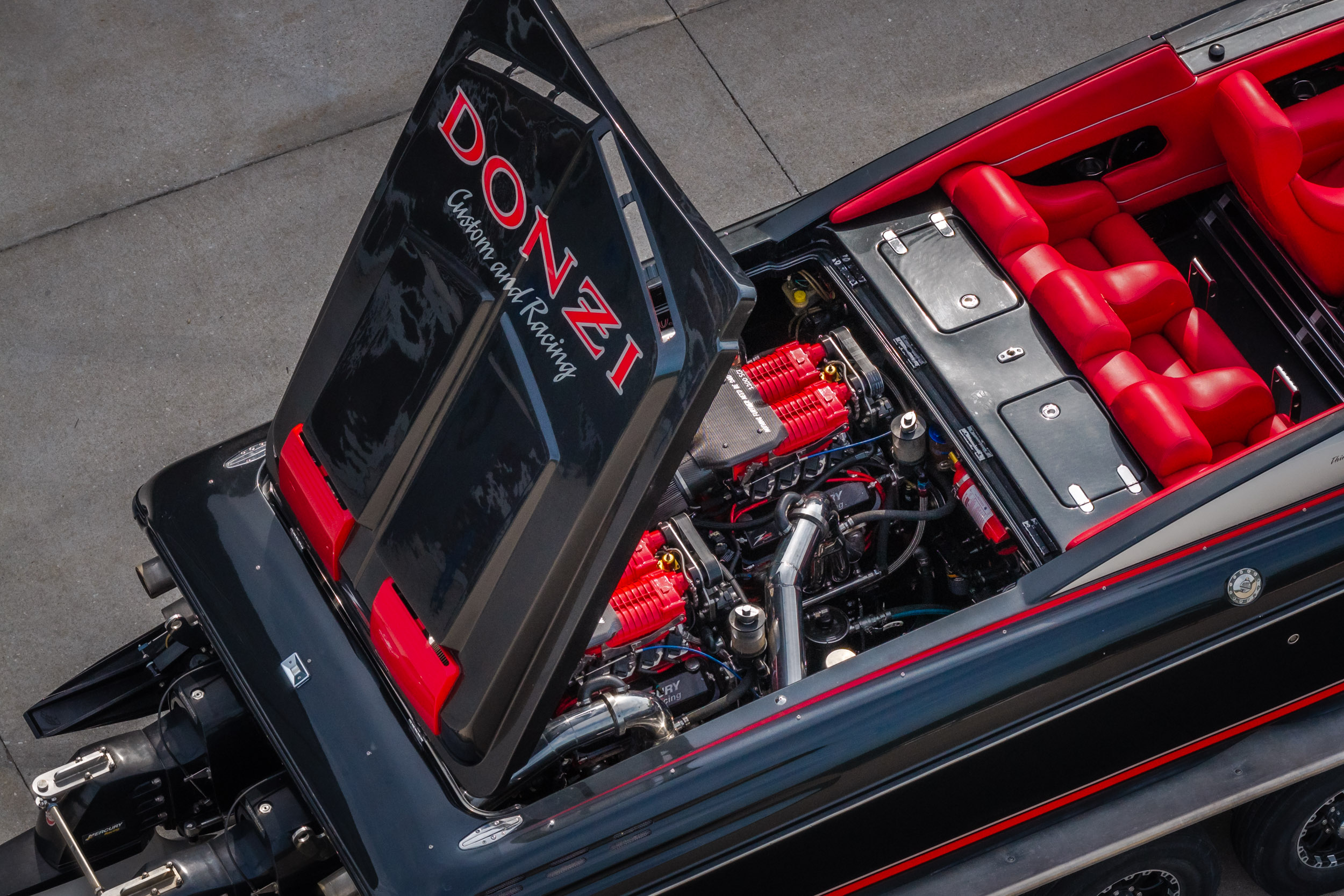 2009 Donzi 38 ZRC - Image 5