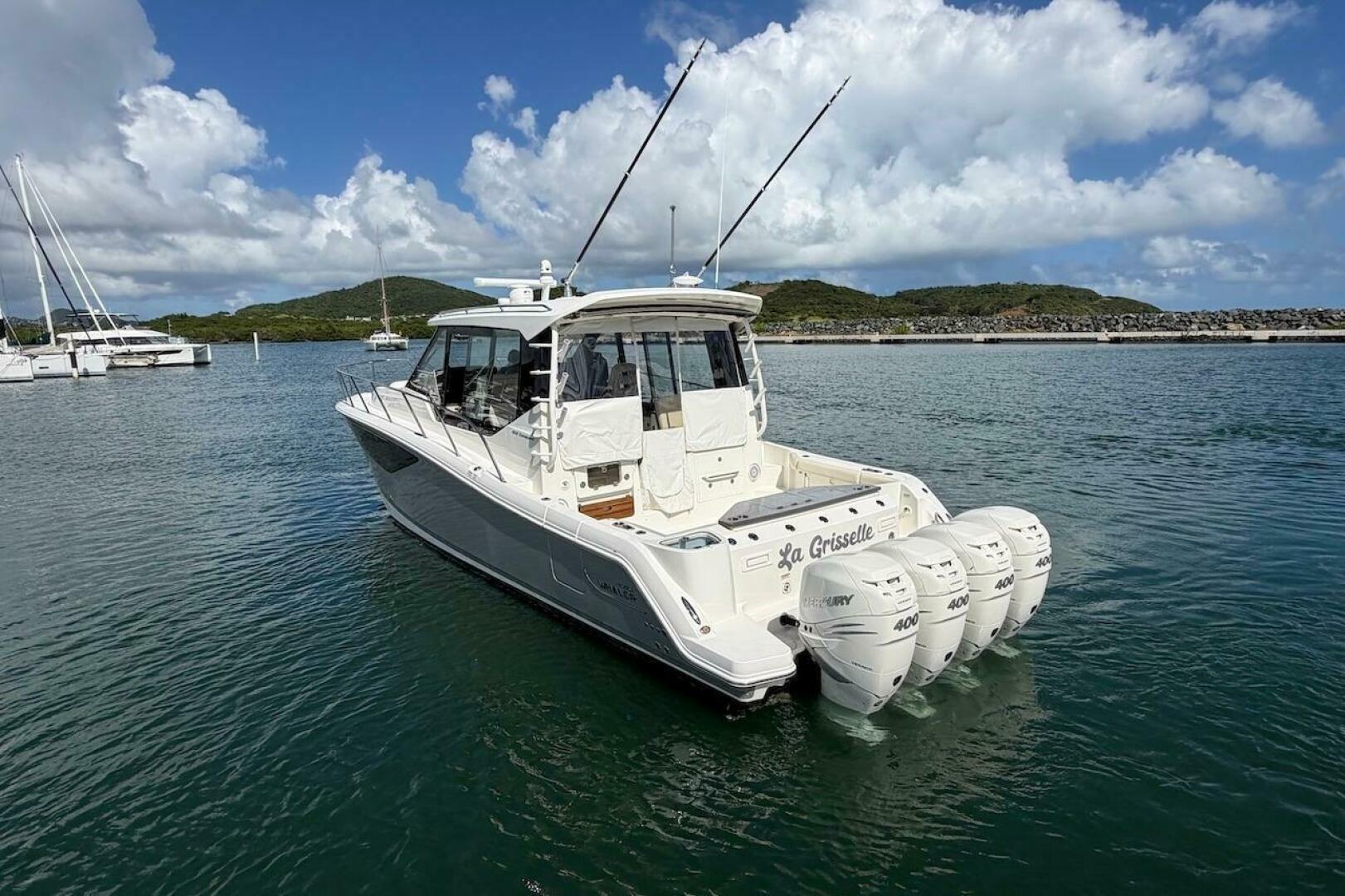 2021 Boston Whaler 405 Conquest - Image 15