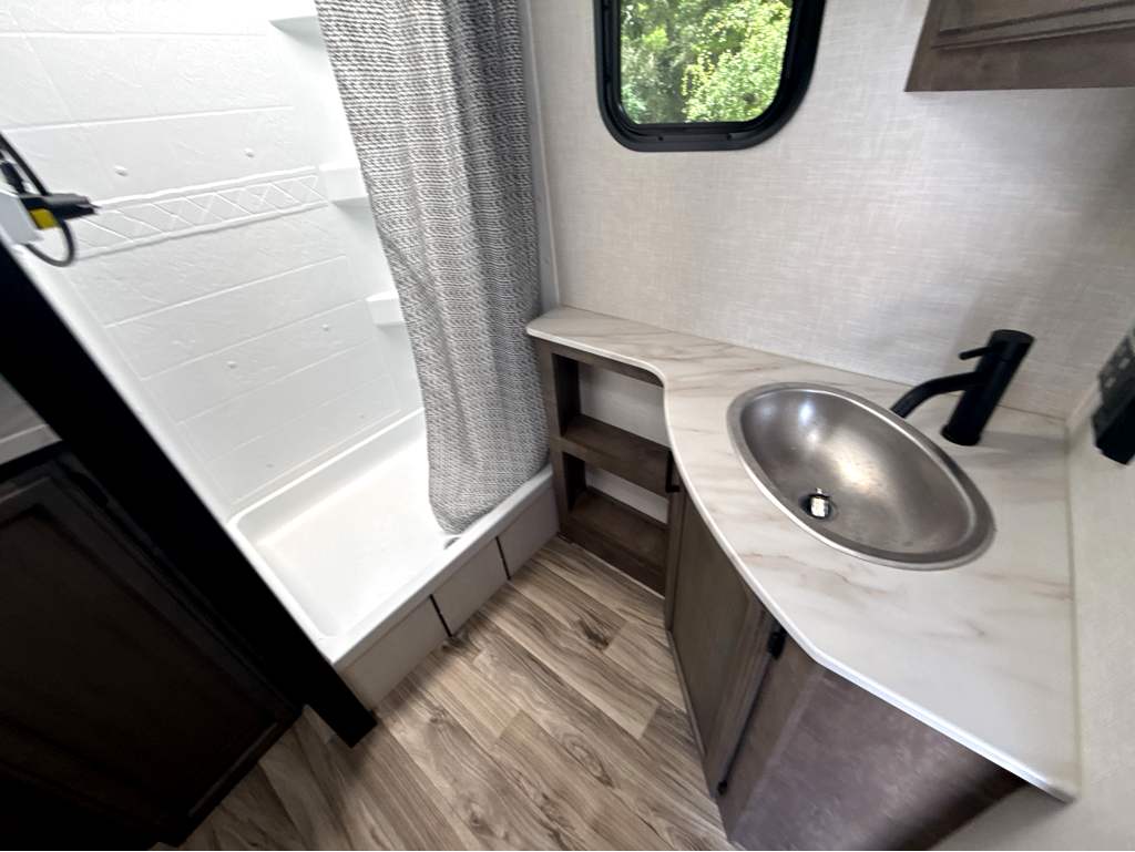 2024 VENTURE RV STRATUS 261VRB - Image 21