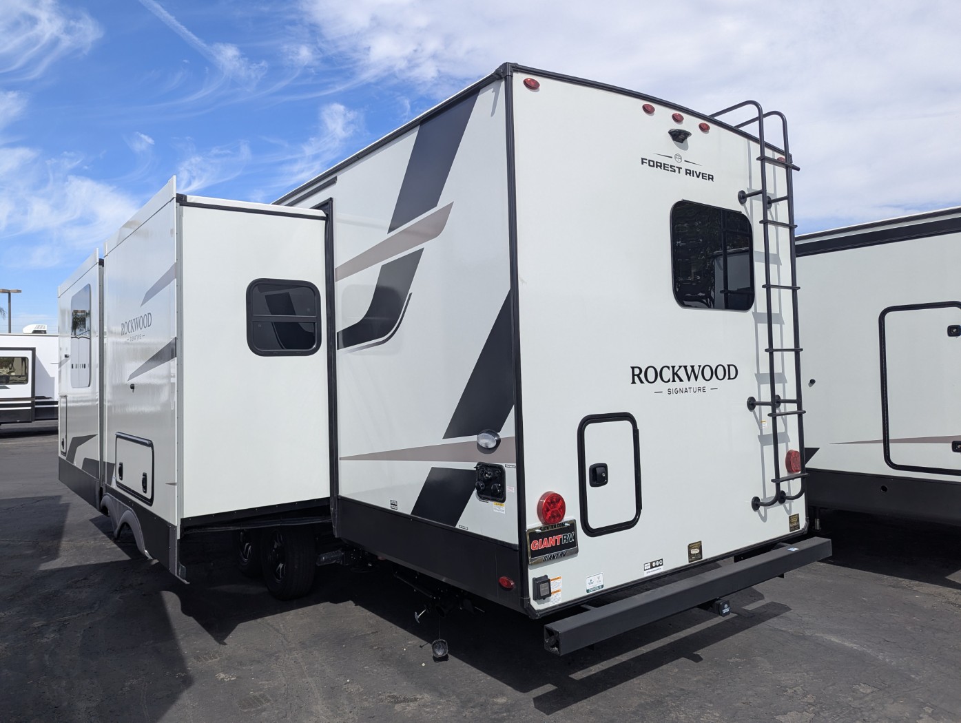 2026 Forest River Rockwood Signature 8263MBR - Image 4