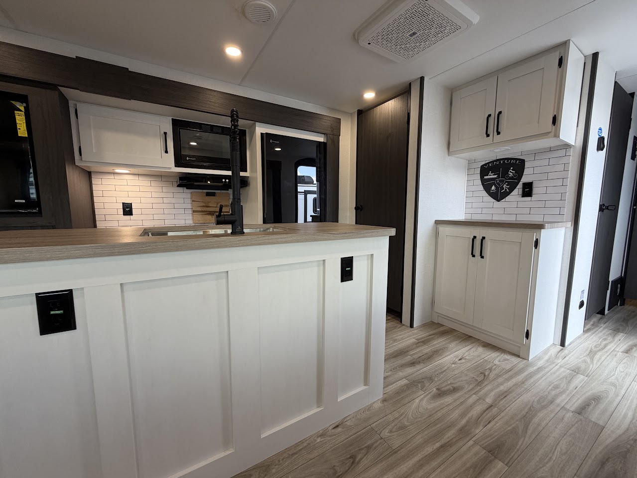2027 VENTURE RV SIENNA 293VIK - Image 26
