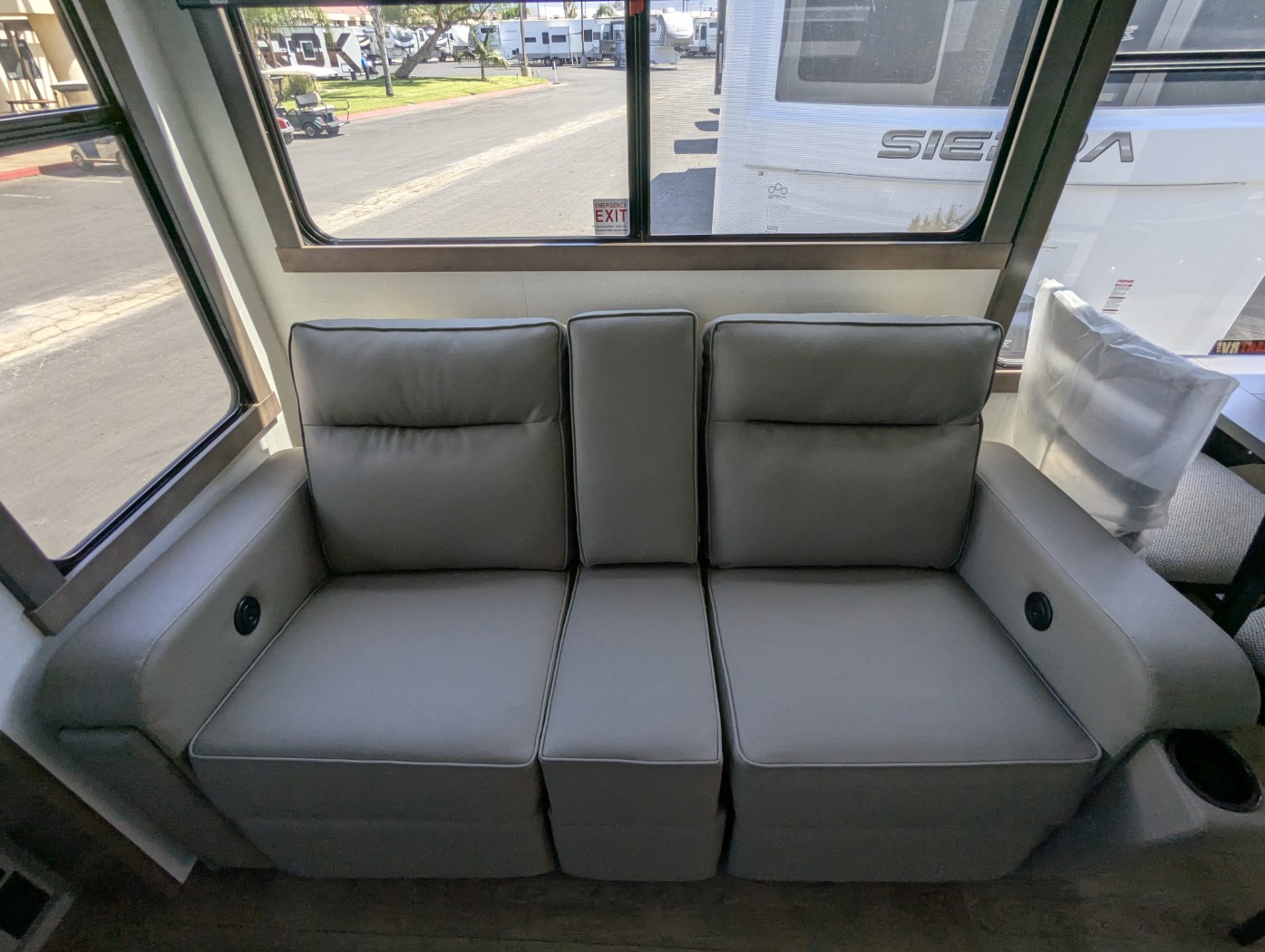 2026 Alliance RV Benchmark 42LFT - Image 18