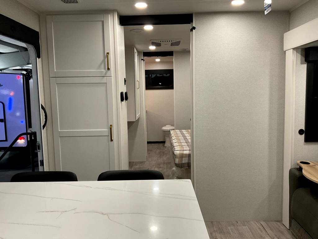 2026 JAYCO Eagle 265 FKDS HT - Image 7