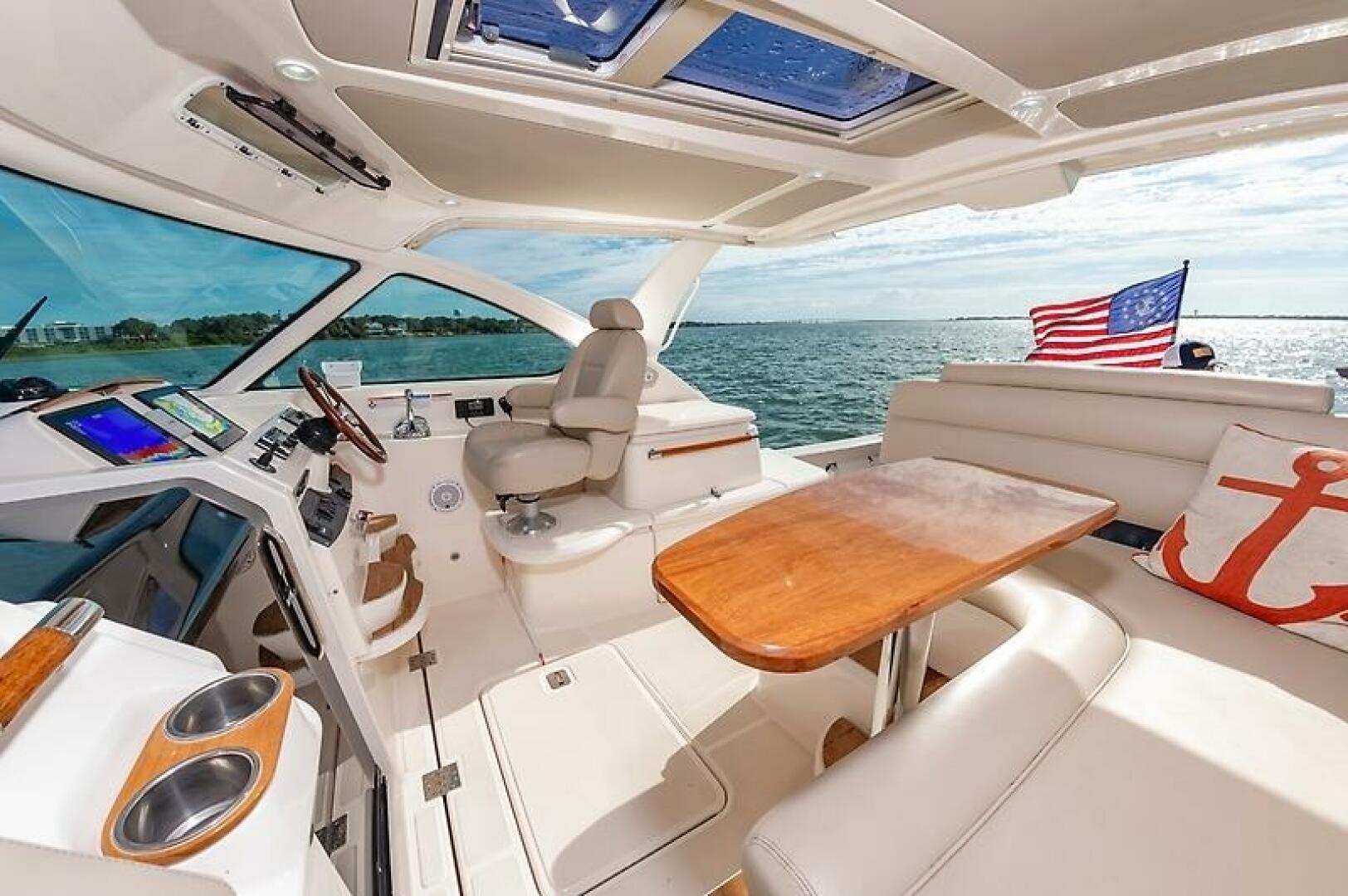 2015 Tiara Yachts 39 Coronet - Image 16