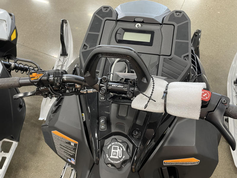 2025 Ski-Doo SUMMIT EDGE 850 HAC 154 - Image 2