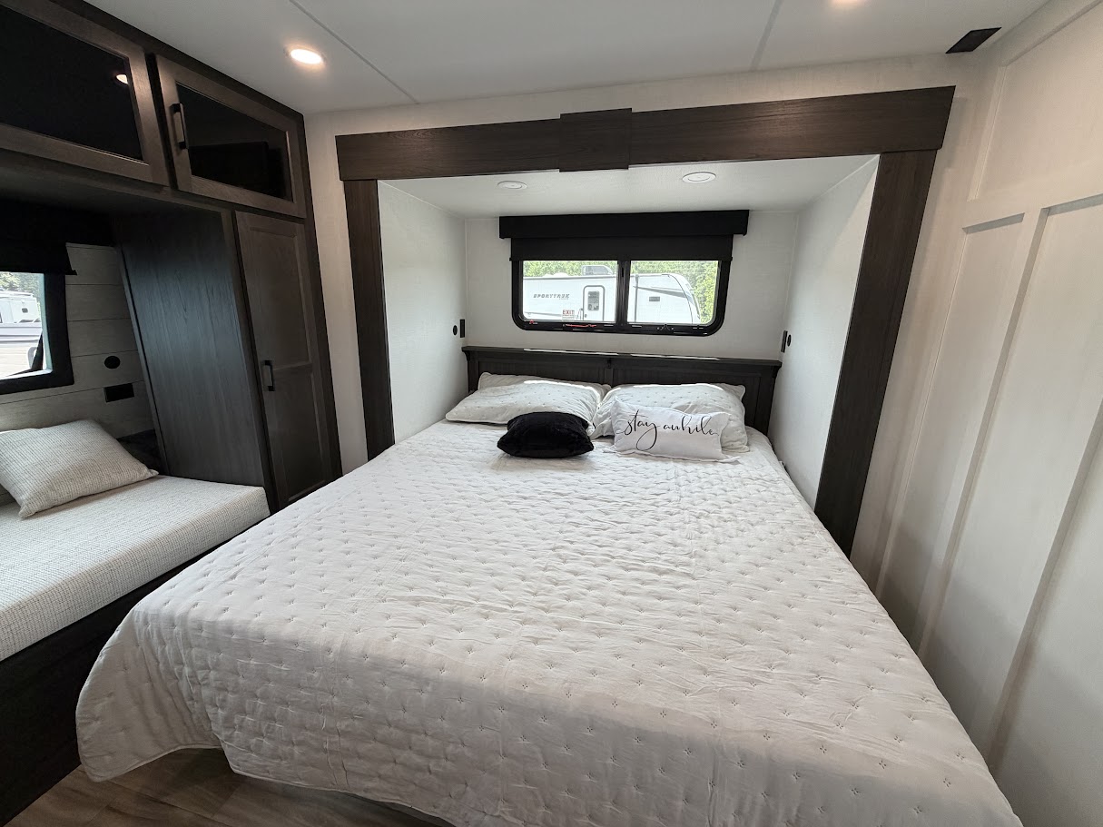 2027 VENTURE RV SPORTTREK 292VRB - Image 60