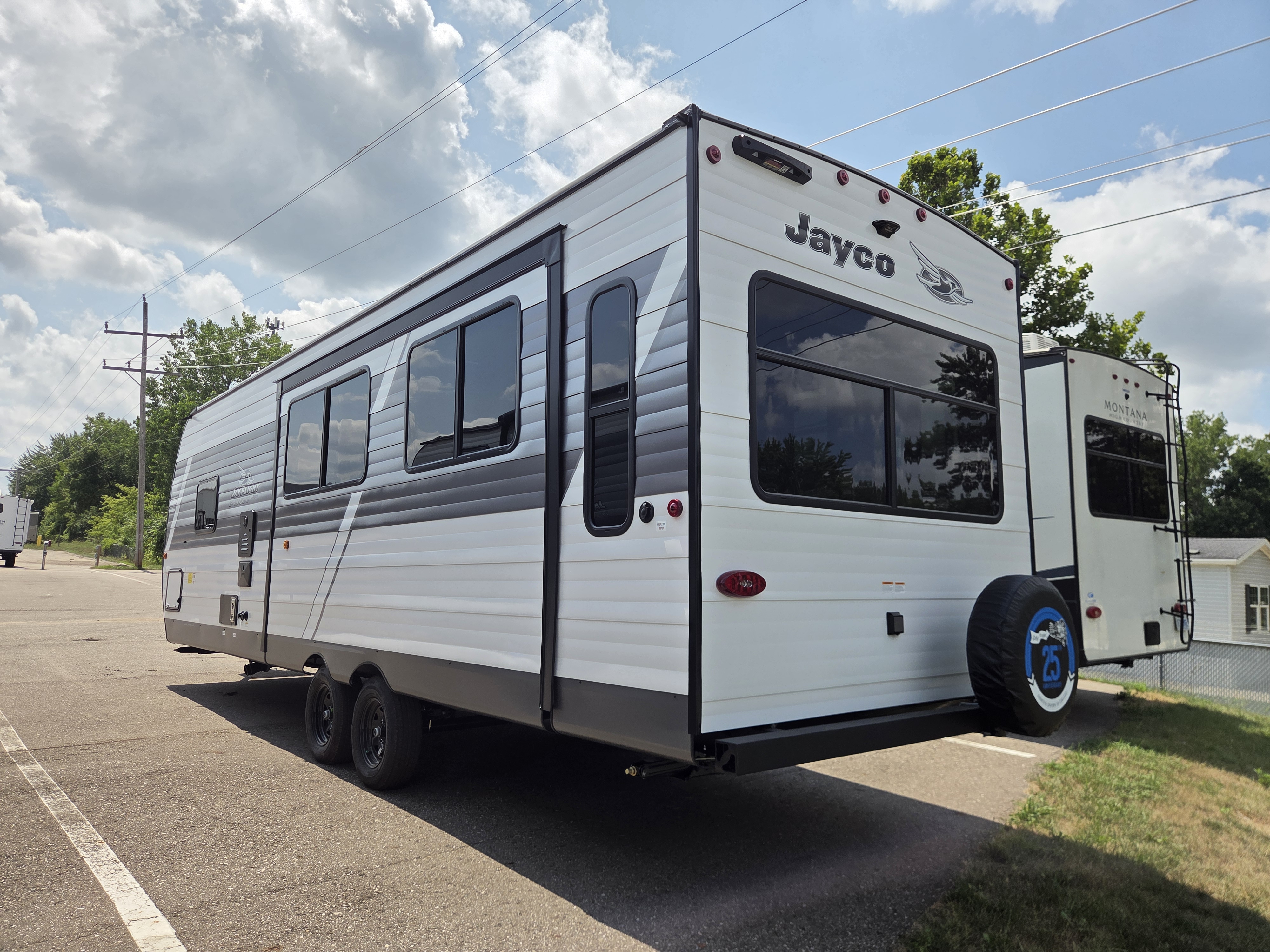 2027 Jayco Jay Flight SLX 262RLS - Image 3