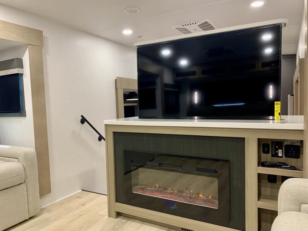 2026 FOREST RIVER 402CFL - Image 34