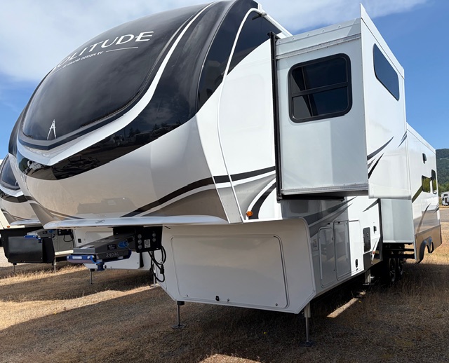2026 Grand Design Solitude 310GK - Image 3