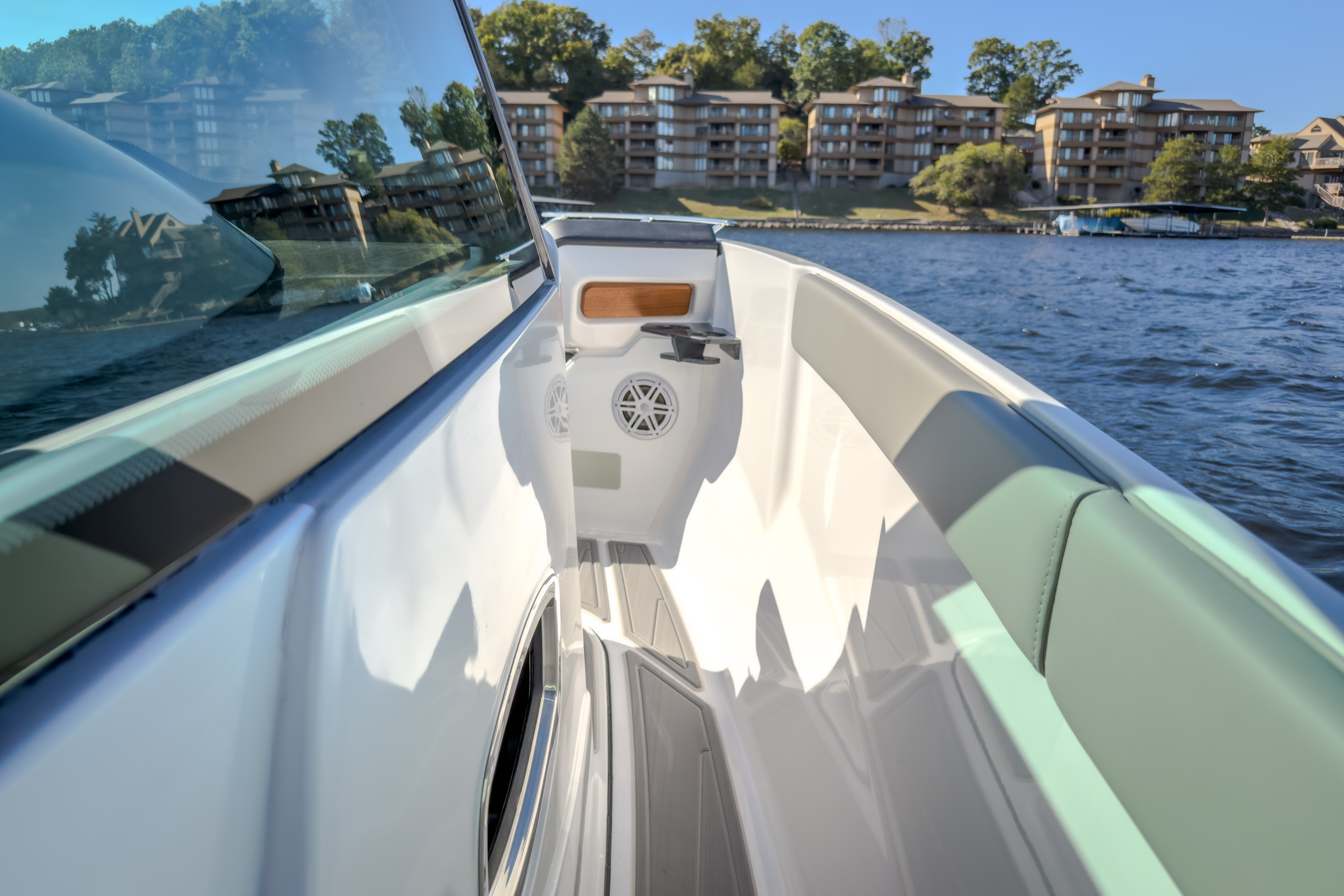 2027 Monterey Elite 27 OB - Image 47