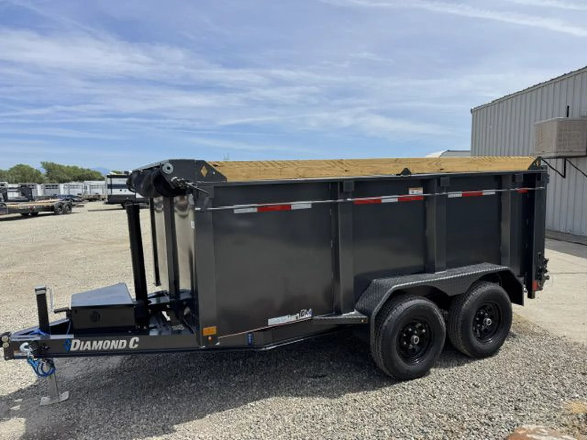 2027 DIAMOND C TRAILERS DIAMOND C MDT 206 MEDIUM DUTY 12X77 44 SIDES - Image 4