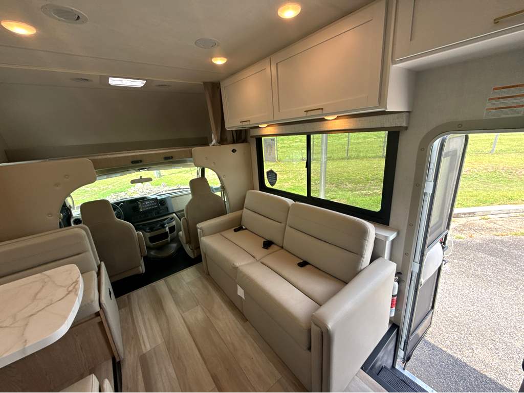 2027 THOR MOTOR COACH MAGNITUDE GA31 - Image 12