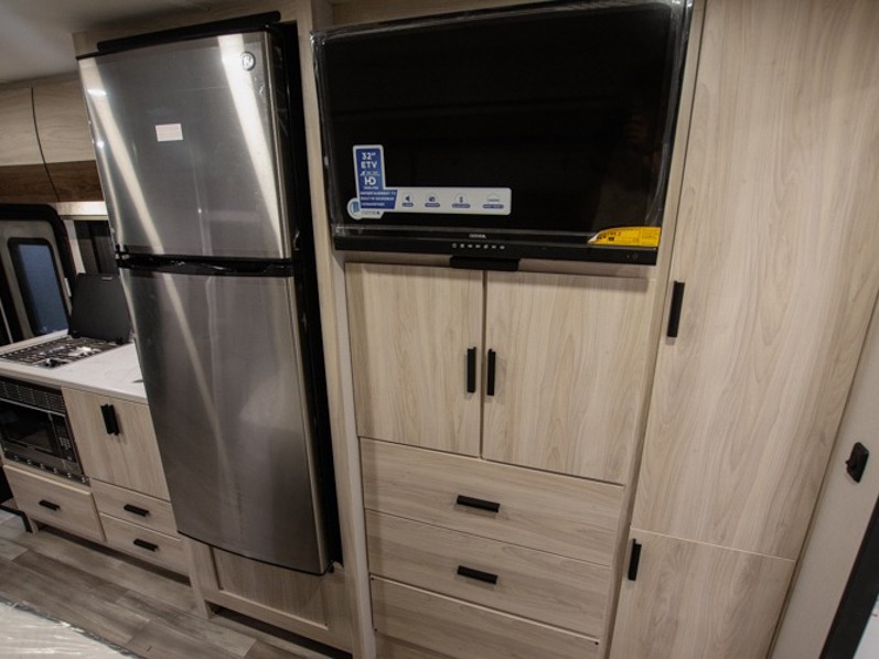 2023 Forest River Sunseeker 2400TSD - Image 13